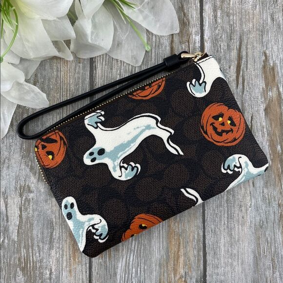 Authentic Coach Corner Zip Wristlet In Signature Canvas With Halloween Print Bag - Picture 4 of 7